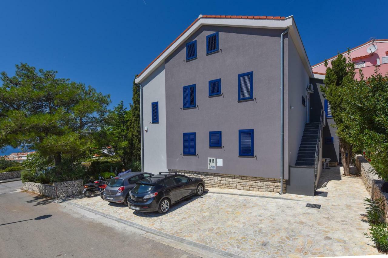 Apartments Enya Novalja Buitenkant foto